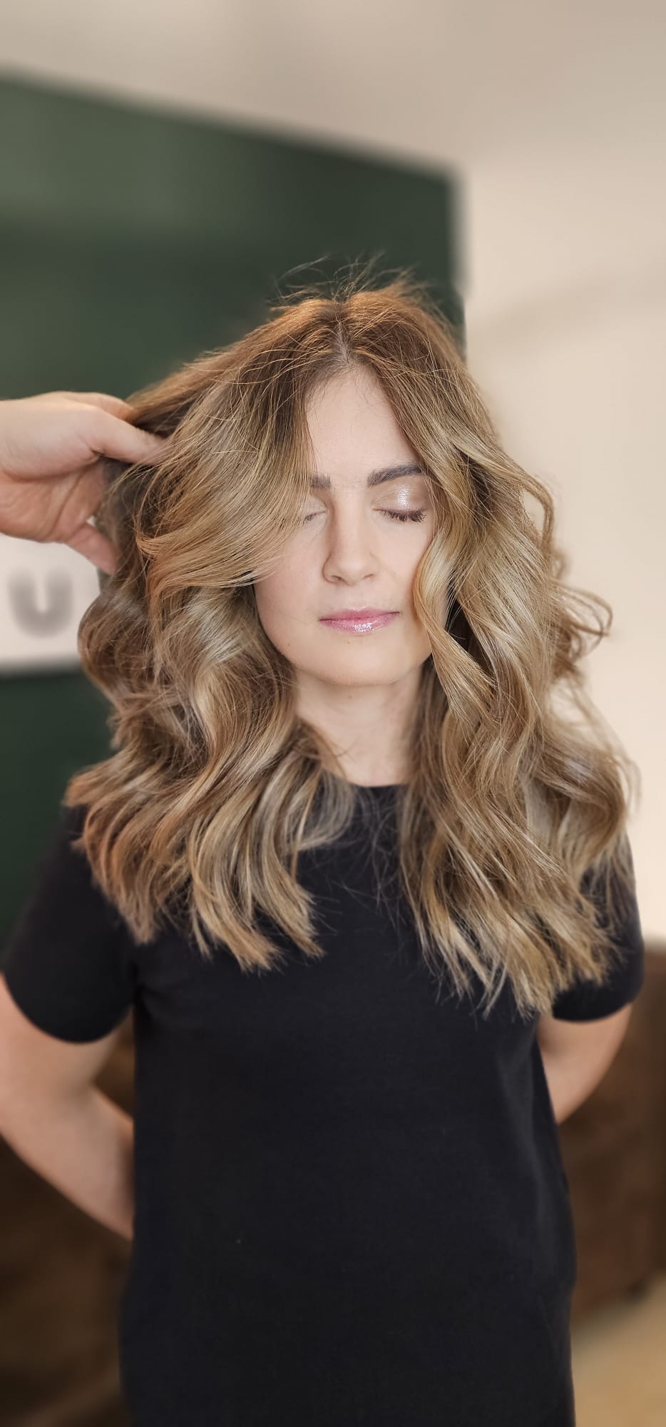 Loiro mel com mechas dimensionais